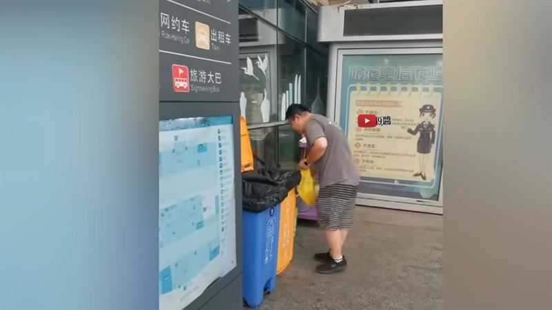 应志宏高调入籍中国不到一年，疑似被直击沦落捡回收维生。 （图/翻摄自九酱YT）