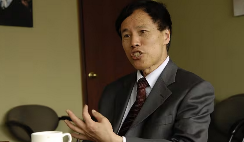 同案涉案的中國前駐厄瓜多大使蔡潤國也遭判刑5年。(圖取自微博)